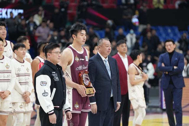 开云下载网址-从黄金一代到邹雨宸MVP，薪火相传铸就经典全明星