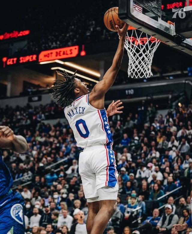 开云APP-哈登首秀刺痛篮网 无缘两小将令他们难成赢家