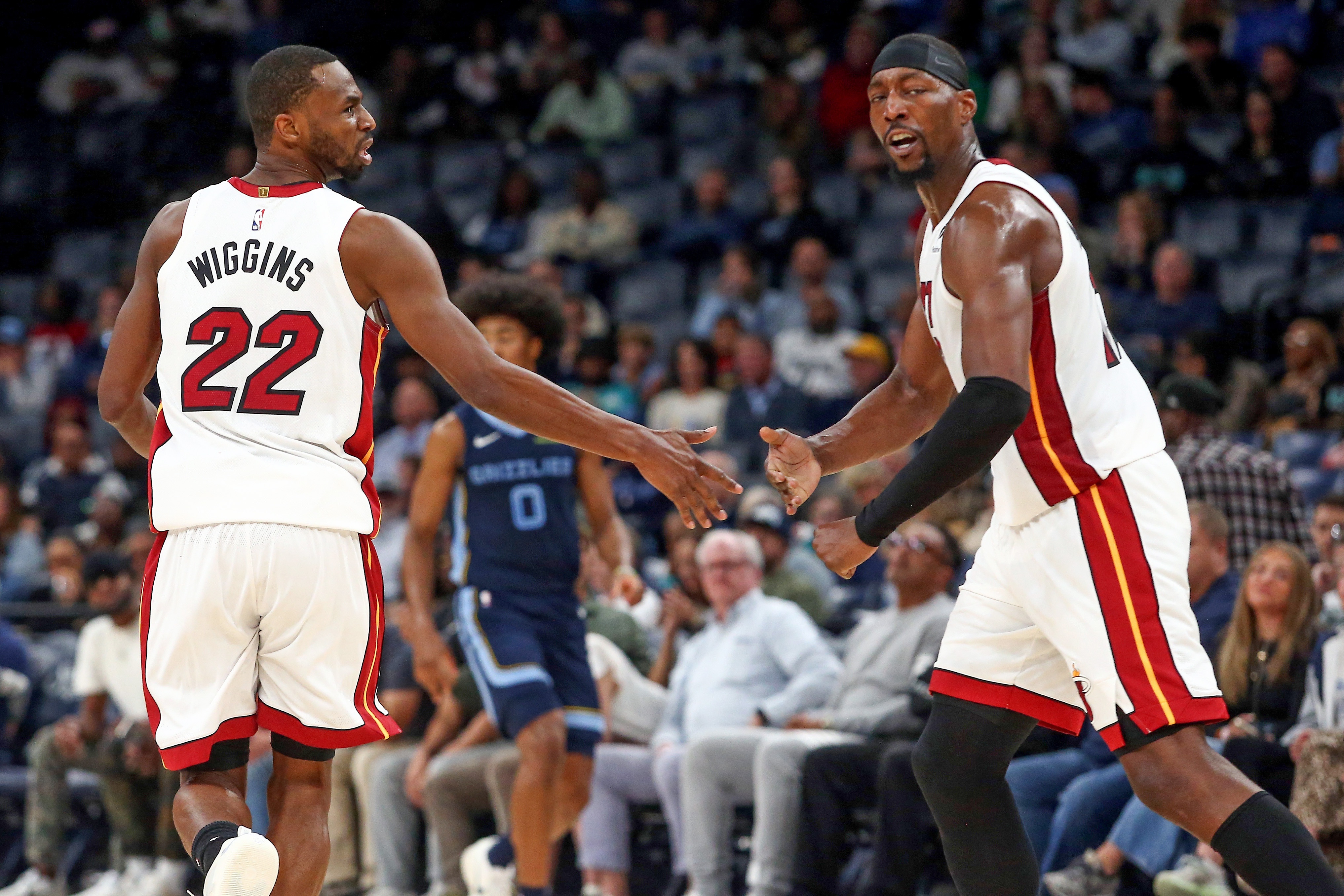 开云APP-经典团队胜利！热火10人进入轮换&amp;8人有得分入账 其中7人上双！